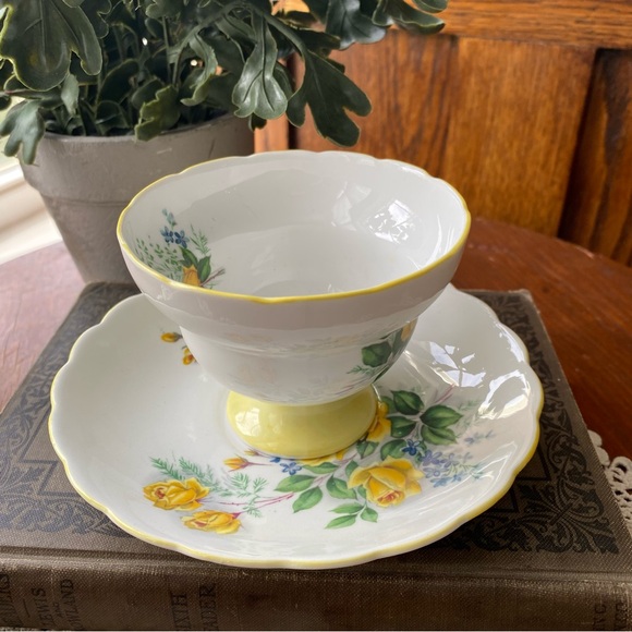 Vintage Rosina June Rose English Bone China Teacup and Saucer Set Yellow Flowers - Picture 11 of 12